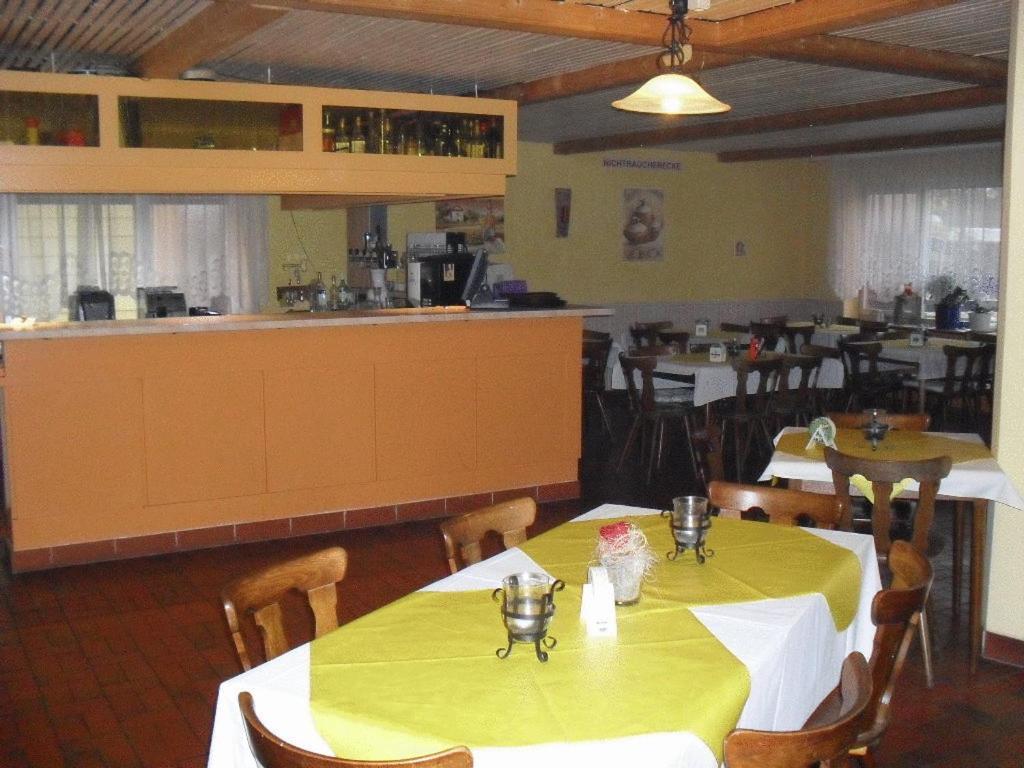Gasthof Und Pension Mainzer Rad Schwetzingen Exteriör bild